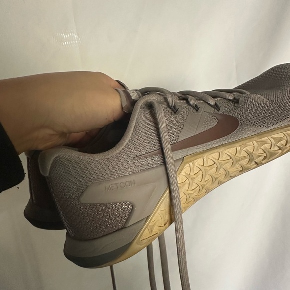 Nike Metcon Women's Gray Training Shoes - Picture 2 of 5